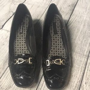 Liz Claiborne black pumps